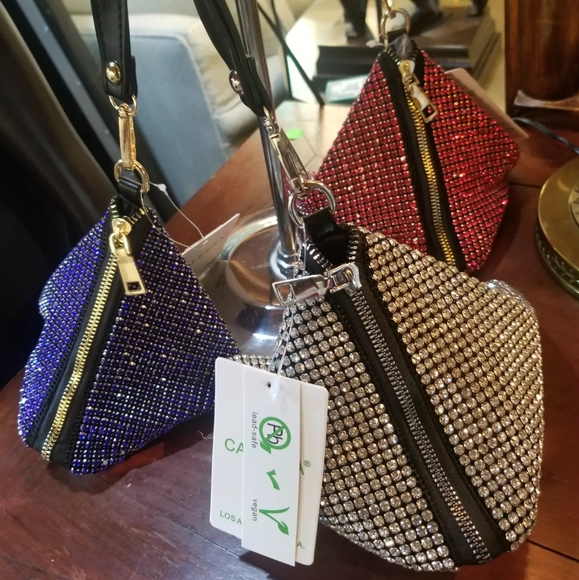 Triangular Red Rhinestone Evening Bag with Zipper - Picture 15 of 16